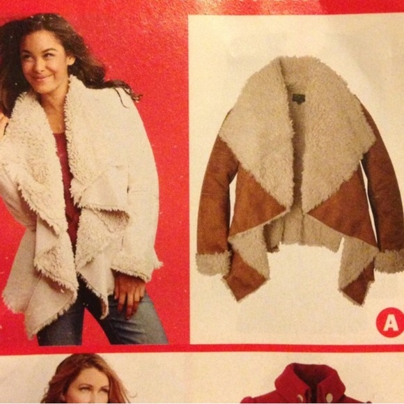 ❗️MAKE OFFER❗️(NWOT) Cascading FauxFur Winter Coat - Picture 7 of 8